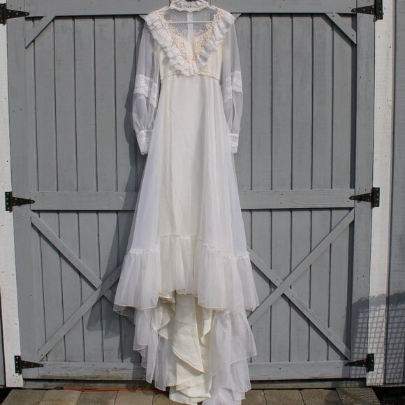 Vintage 80s Montgomery Ward Wedding Dress - Size 5/6 - Delicate Lace & Ruffles - Picture 9 of 11